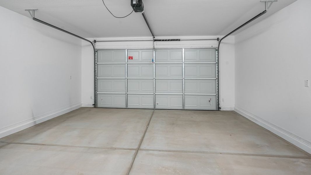 Spacious, unfurnished interior of a new home in Artisan at Asante, Surprise (Image 25).