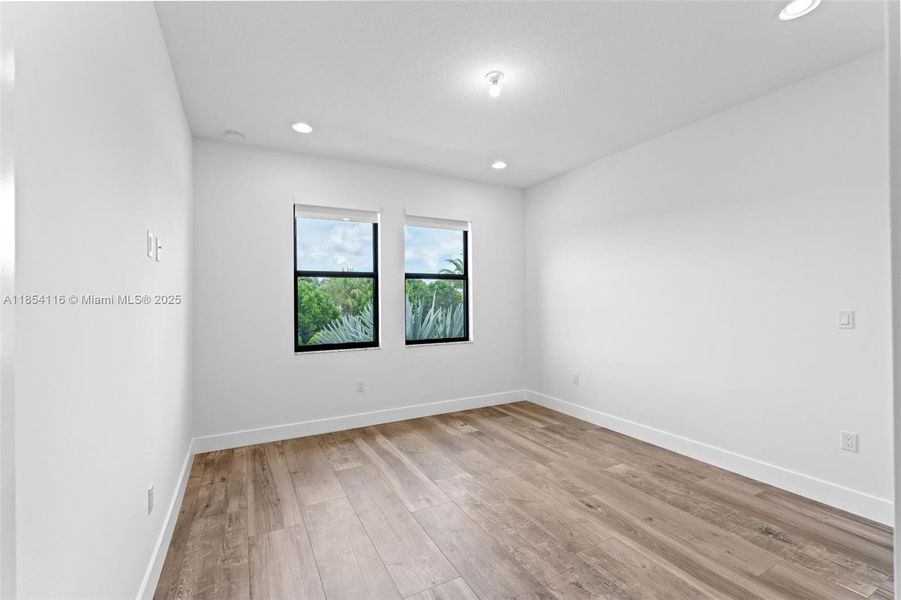 Spacious, unfurnished interior of a new home in , Boca Raton (Image 21).