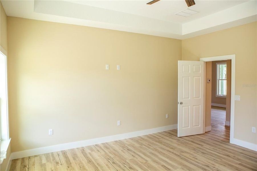 Spacious, unfurnished interior of a new home in , Citrus Springs (Image 34).