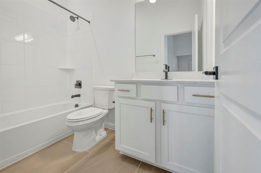 Furnished interior view inside a new home in Beacon Point at Lago Mar 50’ Homesites, Texas City (Image 10).