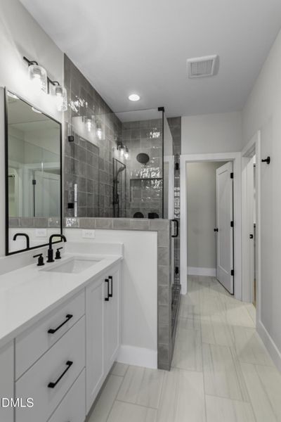 Wimb master bath close v2 end unit