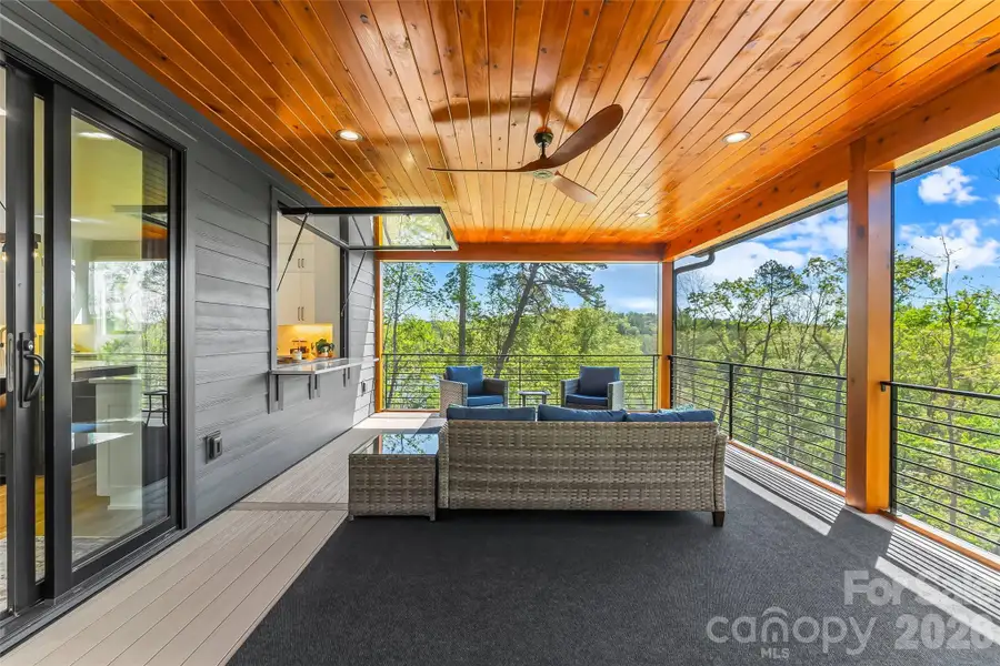 Exterior details and patio area of a home in , Marion (Image 3).