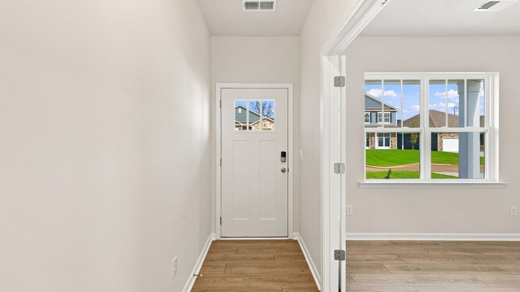 Spacious, unfurnished interior of a new home in Woodglen, Piedmont (Image 16).