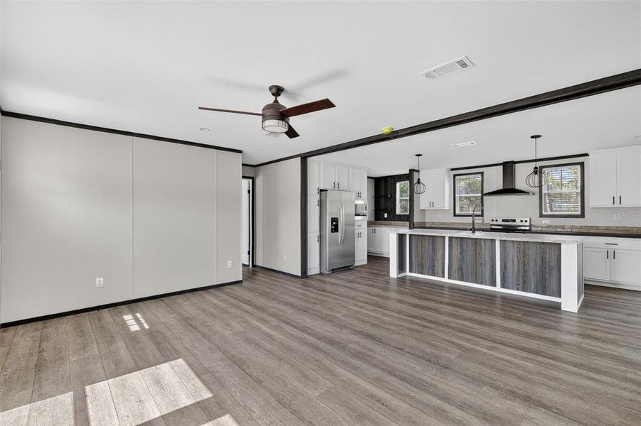 Spacious, unfurnished interior of a new home in , Ocala (Image 27).