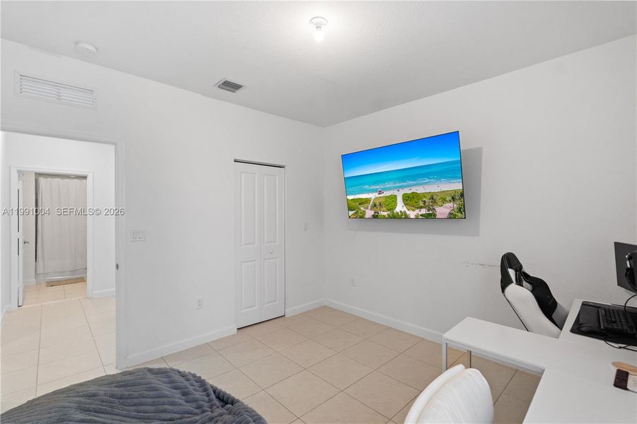 Furnished interior view inside a new home in , Homestead (Image 37).