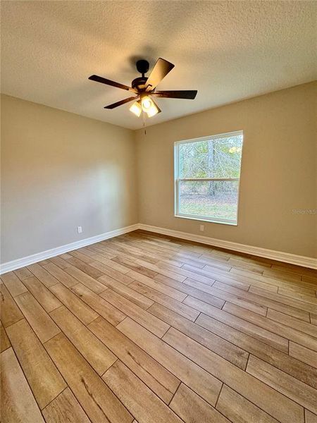 Spacious, unfurnished interior of a new home in , Dunnellon (Image 14).