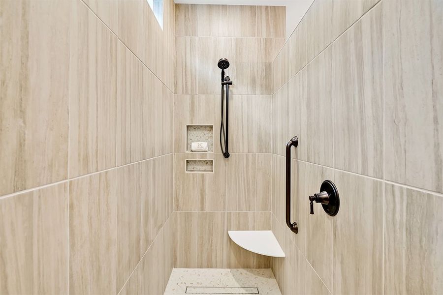 Lumina Island, Master Bathroom