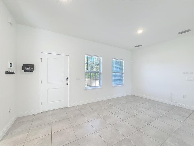 Spacious, unfurnished interior of a new home in , Ocala (Image 29).