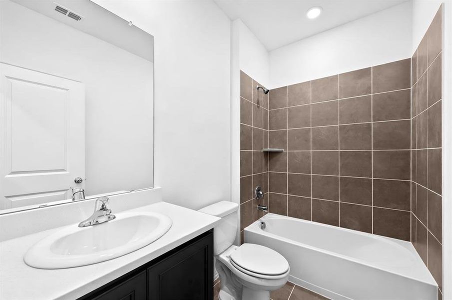 2620 Glacier Road ~ Ready Now!