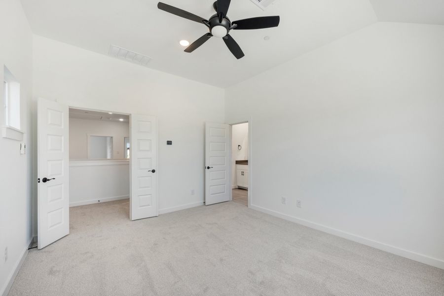 Spacious, unfurnished interior of a new home in Woodbridge Townhomes, Wylie (Image 36).