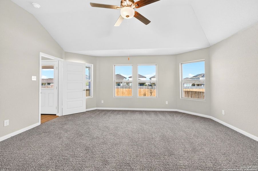 Spacious, unfurnished interior of a new home in Winding Brook, San Antonio (Image 29).