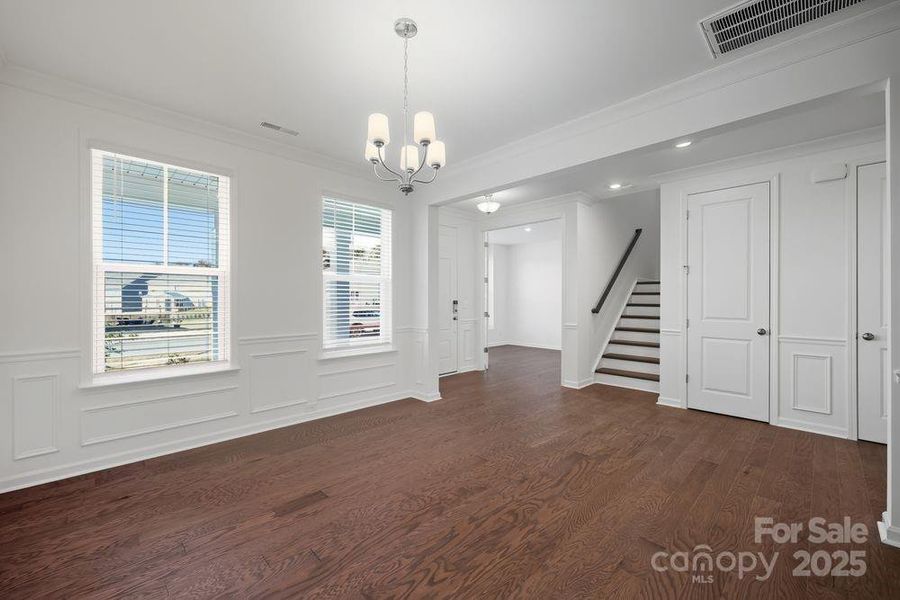 154 Nicholson Lane ~ Ready Now!