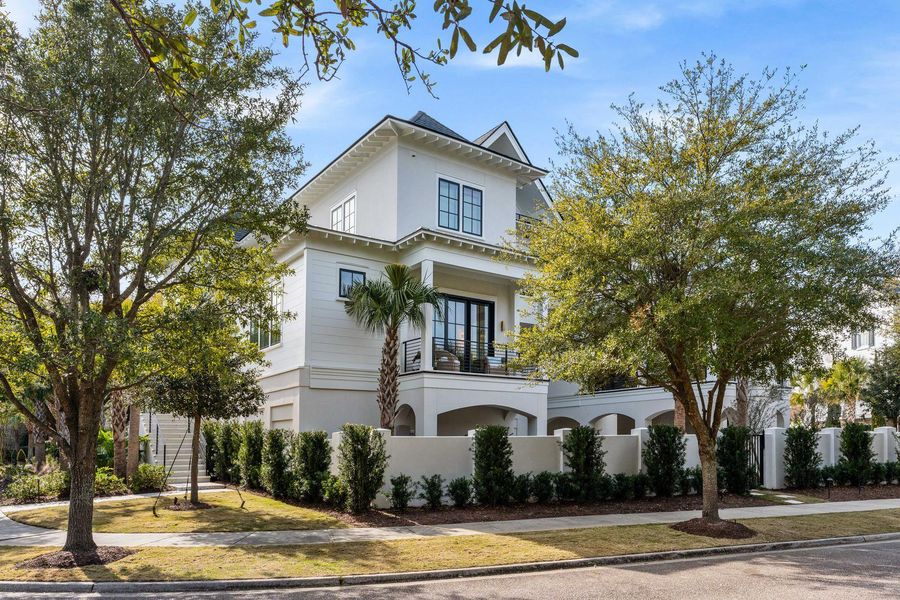 Image 84 of a home in .