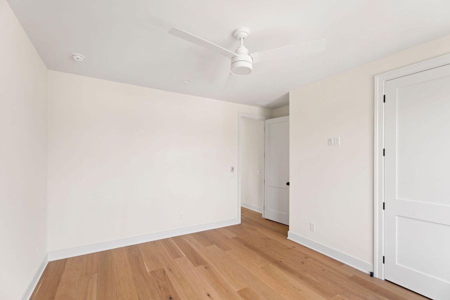 Spacious, unfurnished interior of a new home in , Charleston (Image 19).