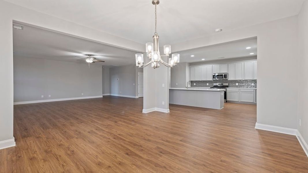 Spacious, unfurnished interior of a new home in Shadowood II, Seneca (Image 17).