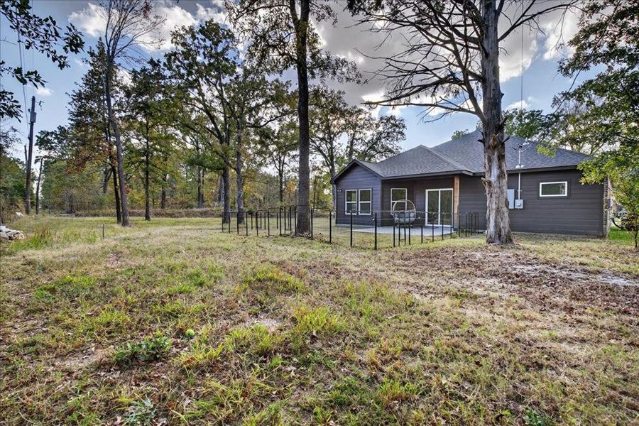 Exterior details and patio area of a home in , Trinidad (Image 21).