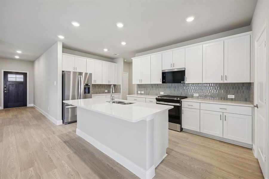 Photo is not of the actual home, but is an inspirational photo of builder’s model home and may depict options, furnishings, and/or decorator features that are not included. Photo is not of the actual home, but is an inspirational photo of builder’s model home and may depict options, furnishings, and/or decorator features that are not included.