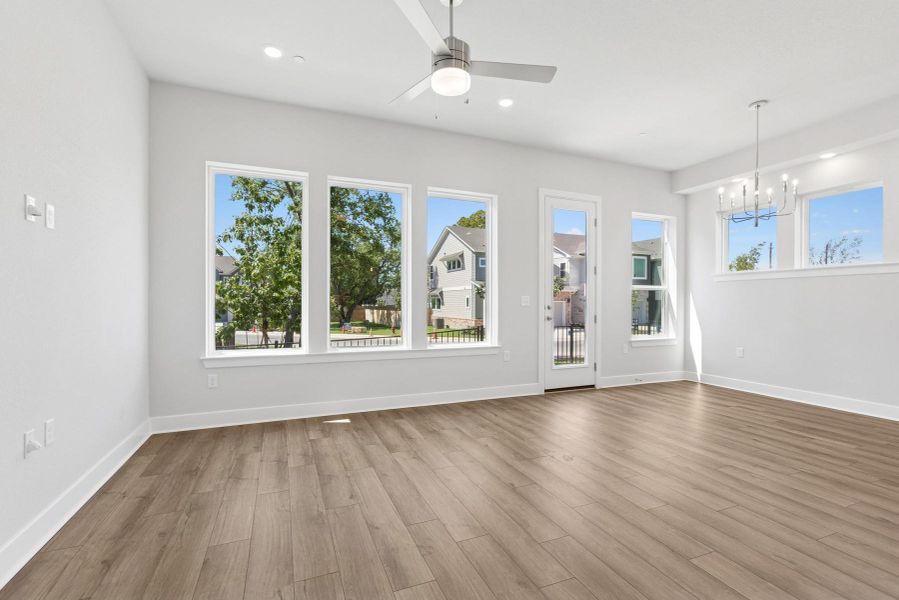 Family Room - Dining Area