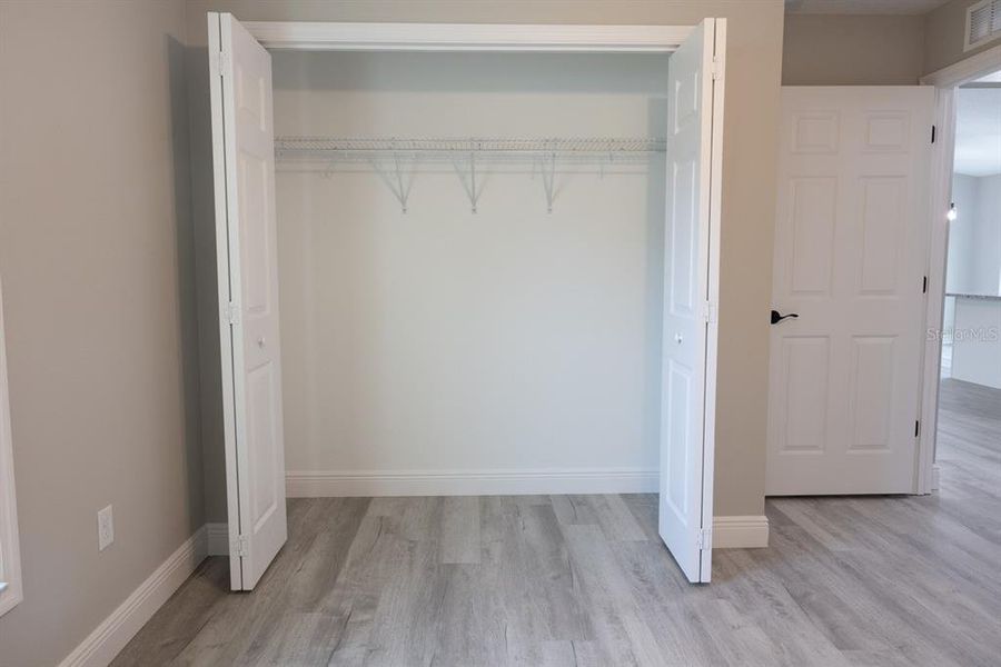 Spacious, unfurnished interior of a new home in , Citrus Springs (Image 39).