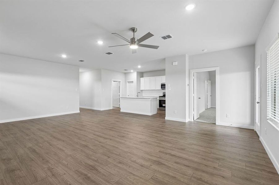 Spacious, unfurnished interior of a new home in Trails of Lavon, Lavon (Image 31). Spacious, unfurnished interior of a new home in Trails of Lavon, Lavon (Image 31).