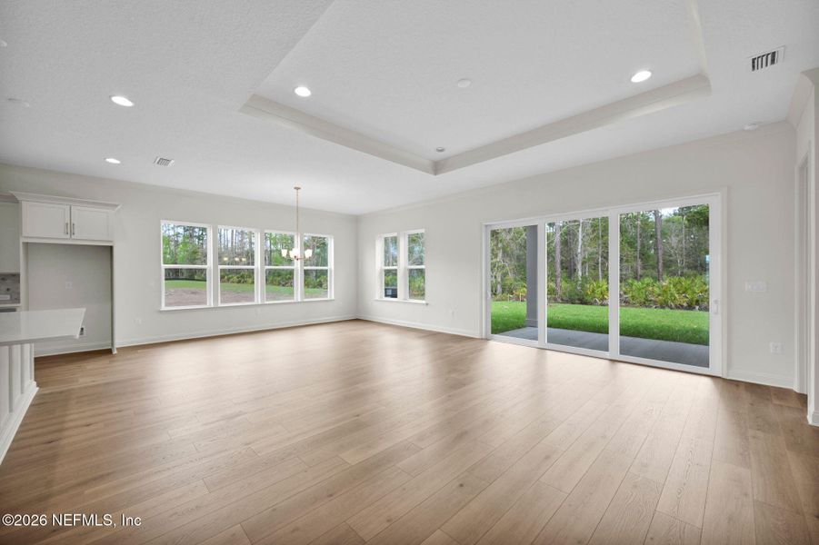 Spacious, unfurnished interior of a new home in Amelia National Country Club, Fernandina Beach (Image 28).