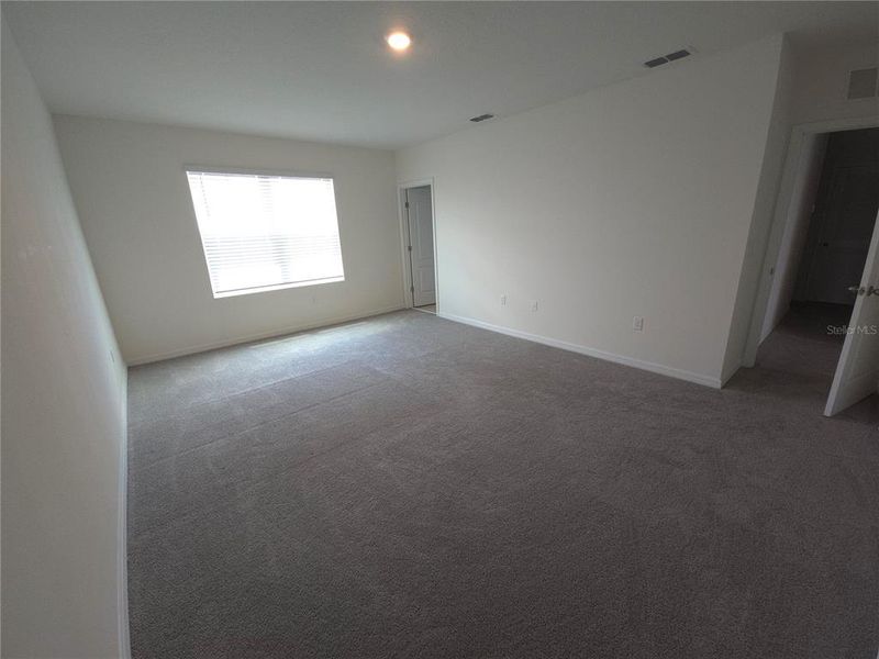 Spacious, unfurnished interior of a new home in , Lake Alfred (Image 7).