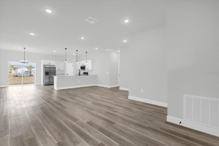 Spacious, unfurnished interior of a new home in , Ocala (Image 16).