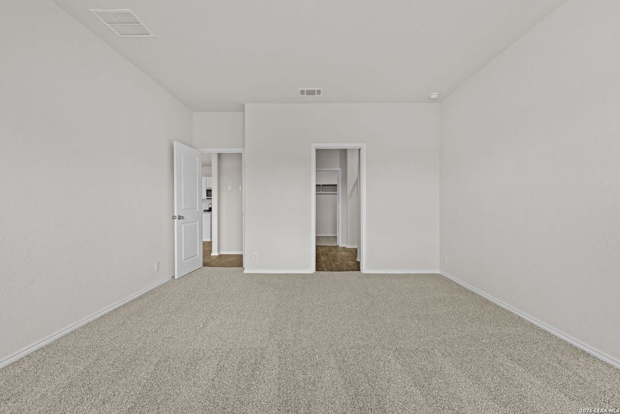 Spacious, unfurnished interior of a new home in Redbird Ranch, San Antonio (Image 16).