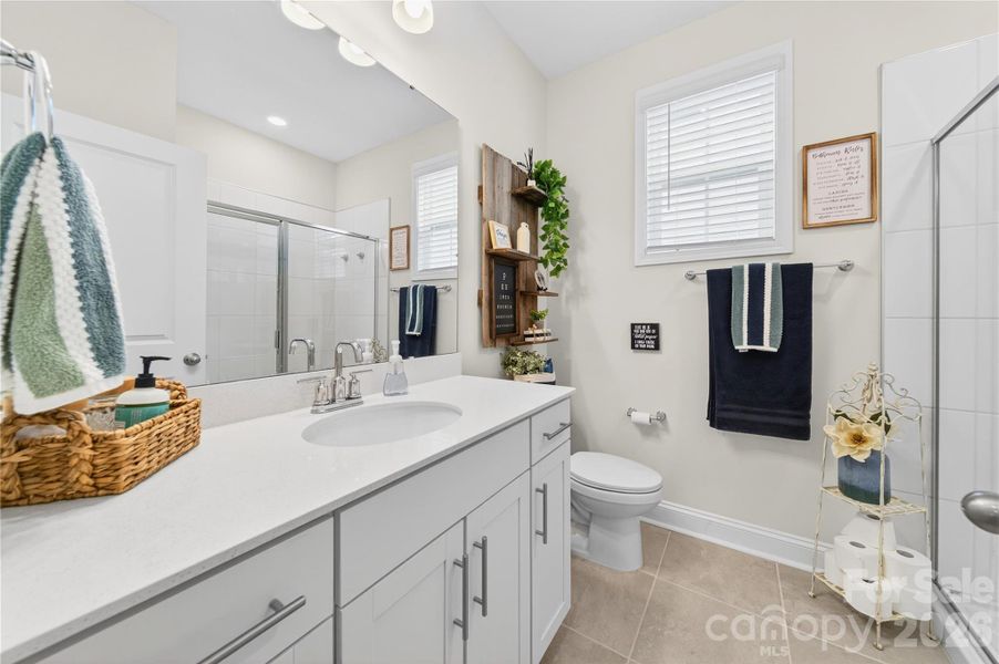 Perfect guest bath.
