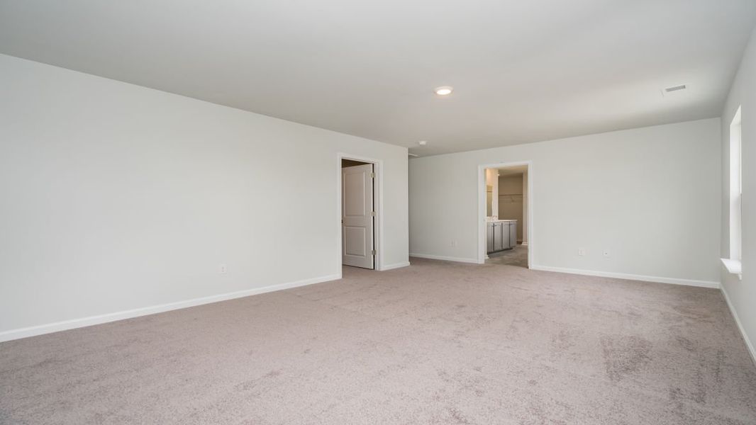Representative unfurnished interior of a home built from the GALEN by D.R. Horton in Island Green, Myrtle Beach (Image 40).