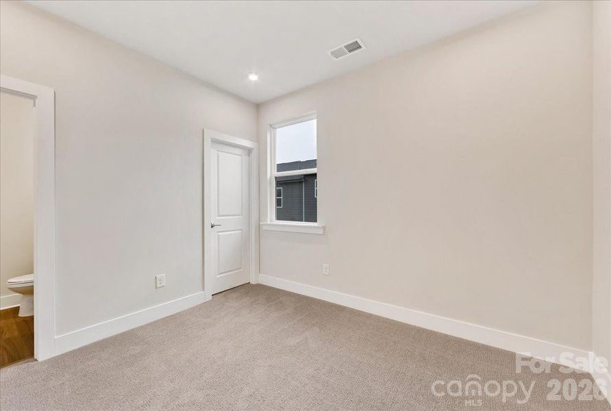 Secondary Bedroom en Suite