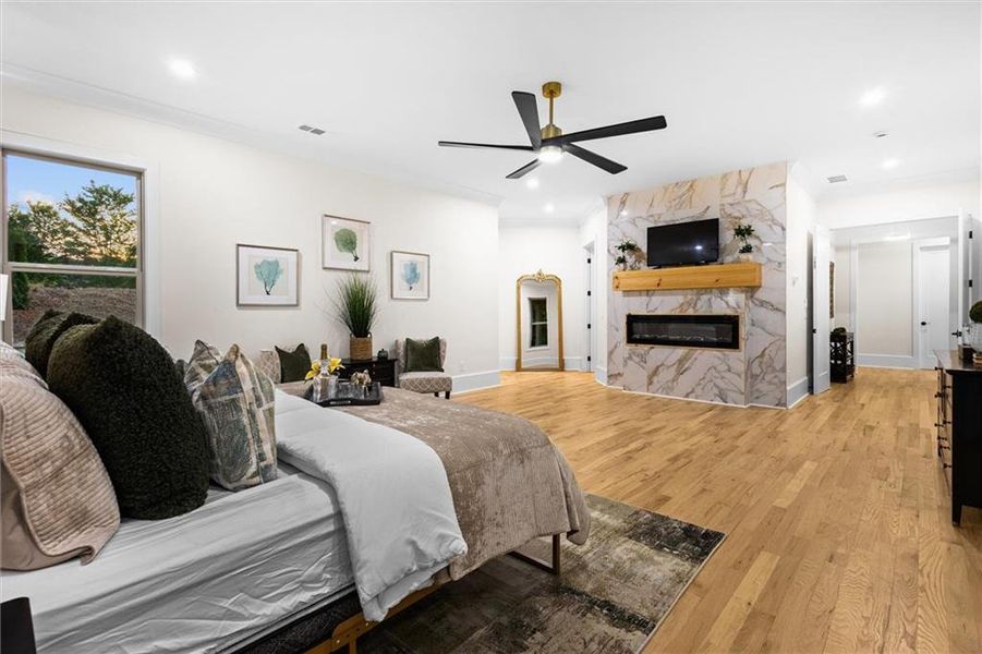 Furnished interior view inside a new home in , Gainesville (Image 10).