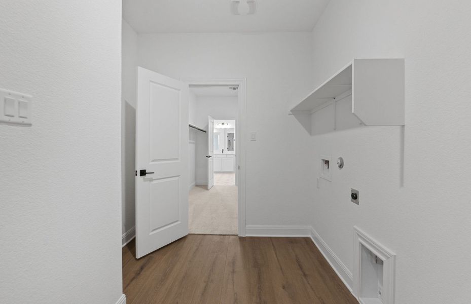 Spacious, unfurnished interior of a new home in Horizon Lake, Leander (Image 41).