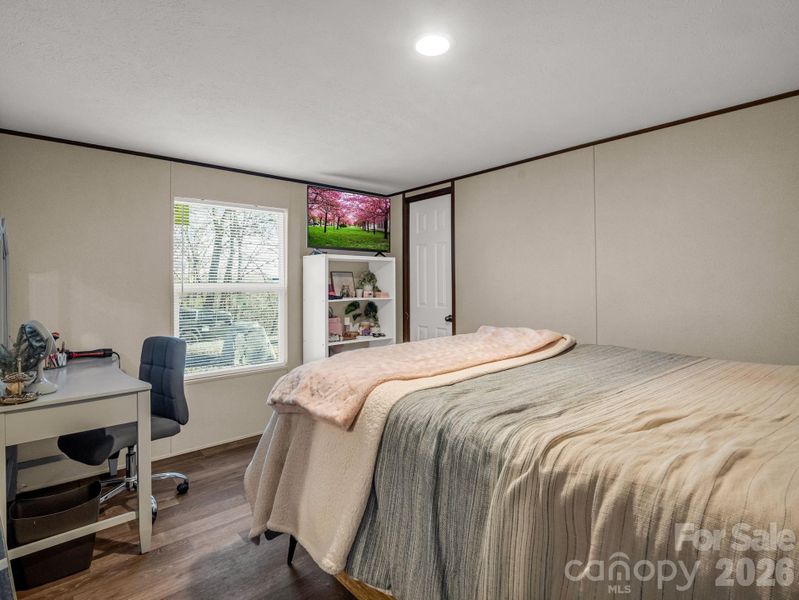 Furnished interior view inside a new home in , Marion (Image 10).