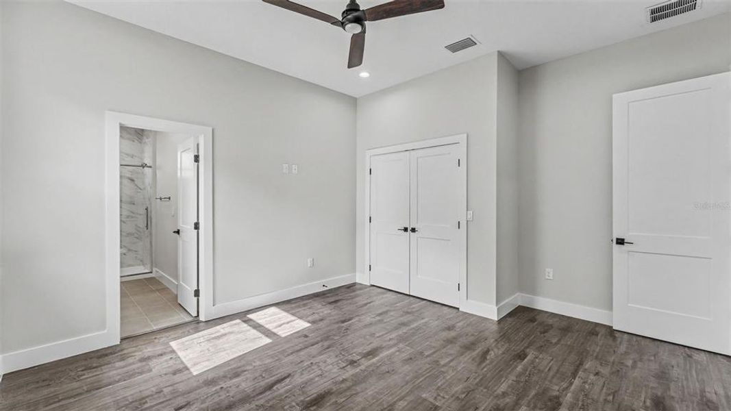 Spacious, unfurnished interior of a new home in , Lakeland (Image 24).