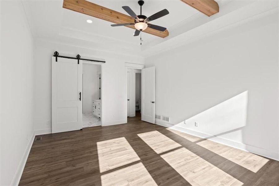 Spacious, unfurnished interior of a new home in , Waleska (Image 23).