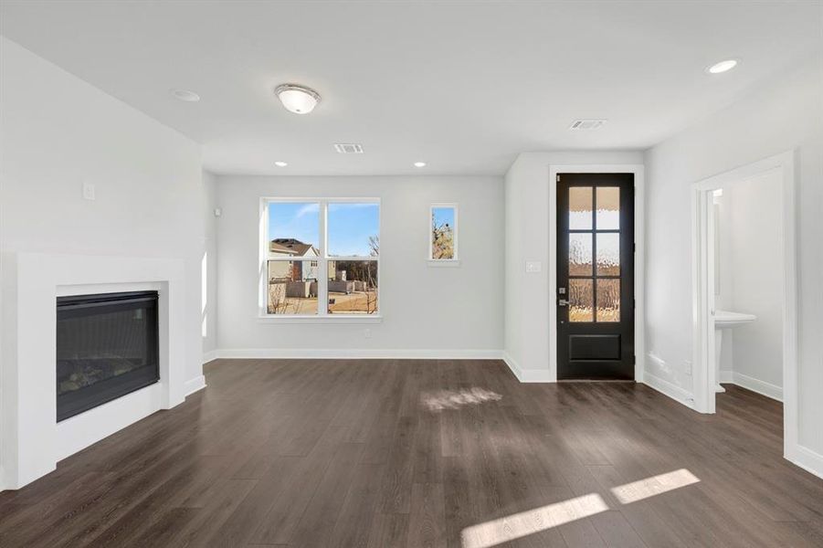 Spacious, unfurnished interior of a new home in Painted Tree Woodland West – Cottages, McKinney (Image 34).