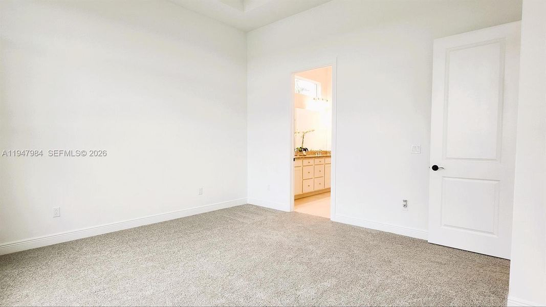 Spacious, unfurnished interior of a new home in , Westlake (Image 16).