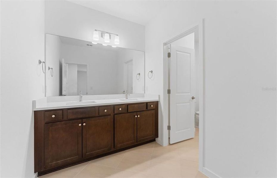 Bathroom 2 w/ Dual Sinks Bathroom 2 w/ Dual Sinks