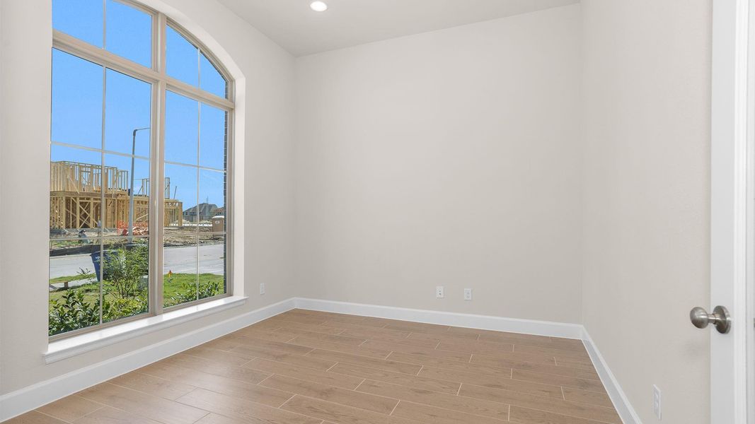 Spacious, unfurnished interior of a new home in Legacy, League City (Image 20). Spacious, unfurnished interior of a new home in Legacy, League City (Image 20).