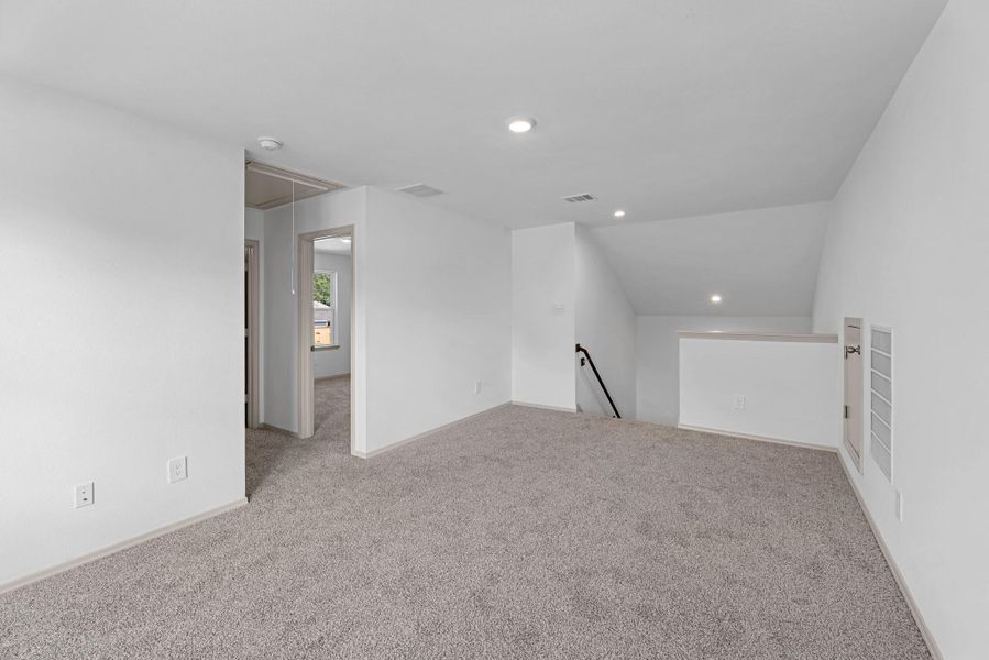 Spacious, unfurnished interior of a new home in Springwood, Beaumont (Image 20).