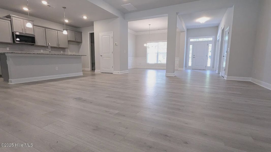 Spacious, unfurnished interior of a new home in Harvest Creek, Nashville (Image 9).