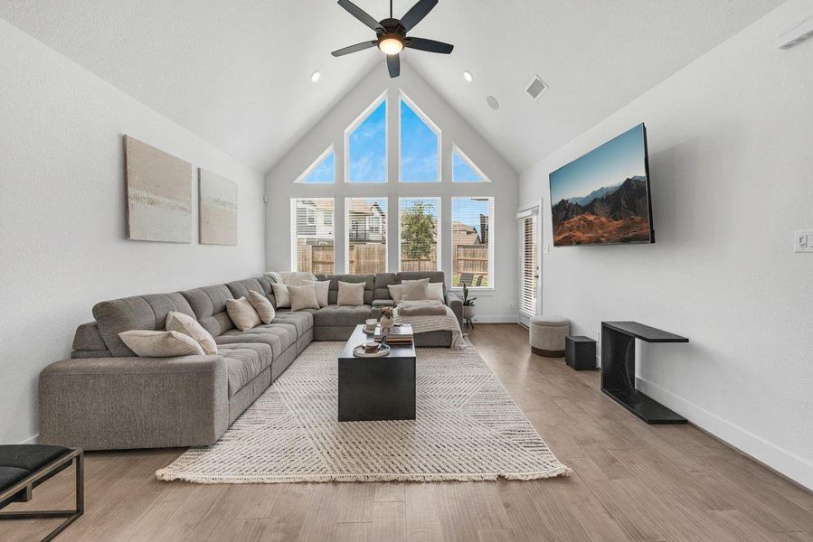 Furnished interior view inside a new home in Meridiana 40', 65', Manvel (Image 18).