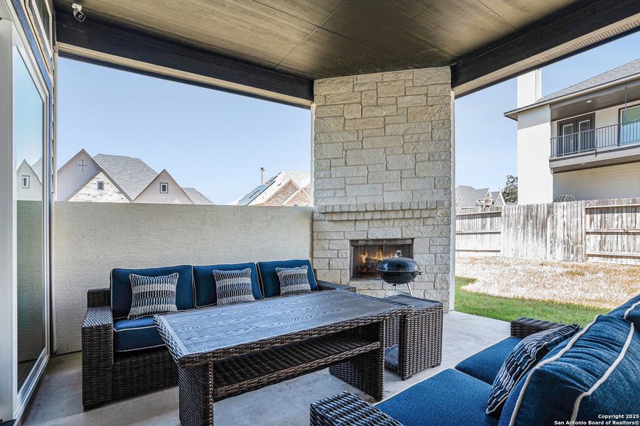 Furnished interior view inside a new home in Mesa Western, Cibolo (Image 14).