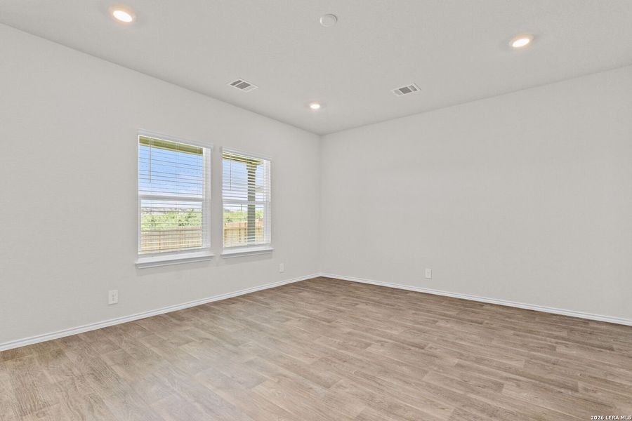 Spacious, unfurnished interior of a new home in Redbird Ranch, San Antonio (Image 26). Spacious, unfurnished interior of a new home in Redbird Ranch, San Antonio (Image 26).