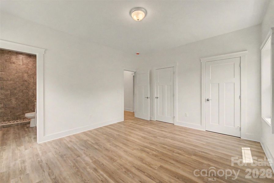Spacious, unfurnished interior of a new home in , Waynesville (Image 12).