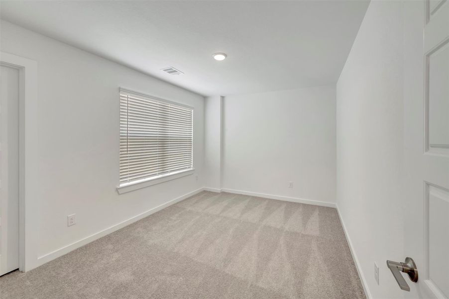 Spacious, unfurnished interior of a new home in Summerview, Fulshear (Image 17).