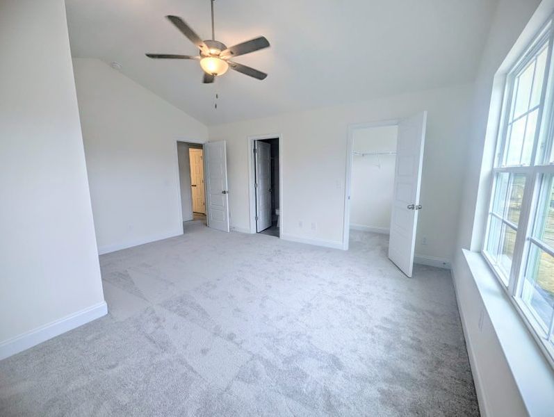 Spacious, unfurnished interior of a new home in Royal Pines, Trinity (Image 14).