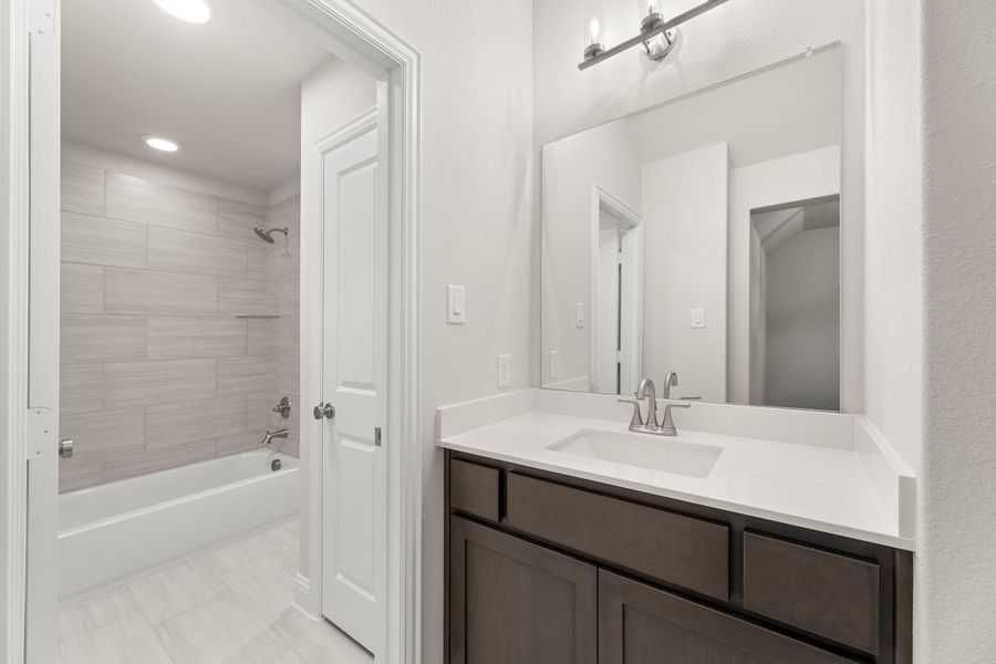 Furnished interior view inside a new home in Nelson Lake Estates, Rockwall (Image 16).