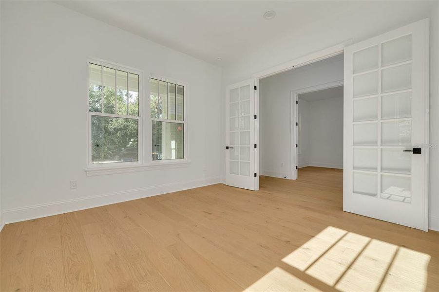 Spacious, unfurnished interior of a new home in , St. Petersburg (Image 16). Spacious, unfurnished interior of a new home in , St. Petersburg (Image 16).